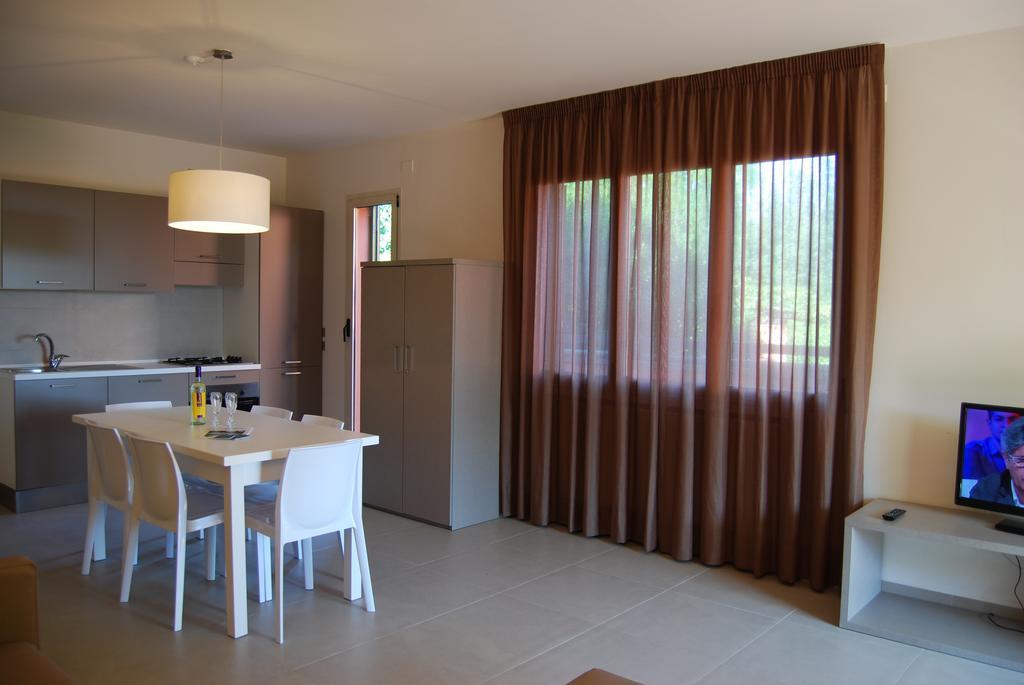 Residenze Al Colle Dei Pini Aparthotel Riccione Bilik gambar
