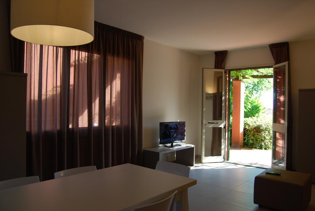 Residenze Al Colle Dei Pini Aparthotel Riccione Bilik gambar