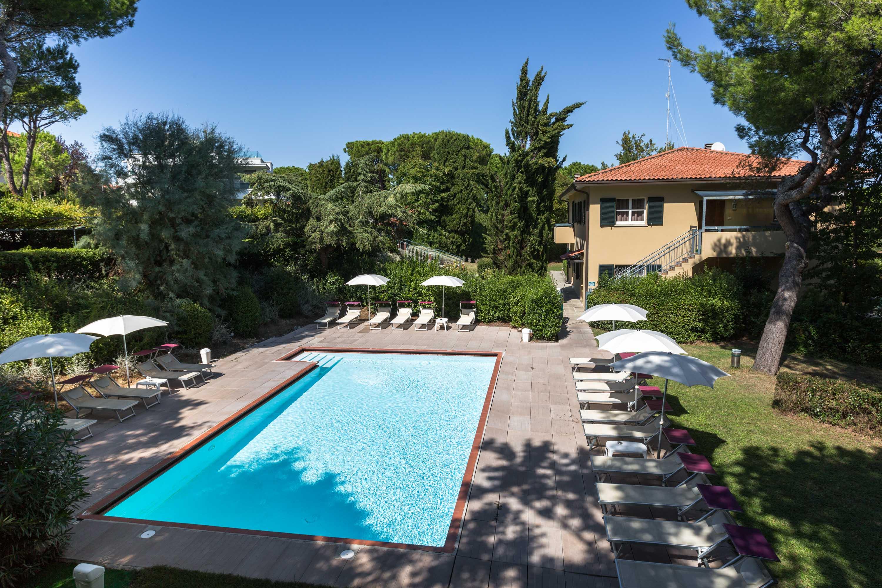 Residenze Al Colle Dei Pini Aparthotel Riccione Luaran gambar