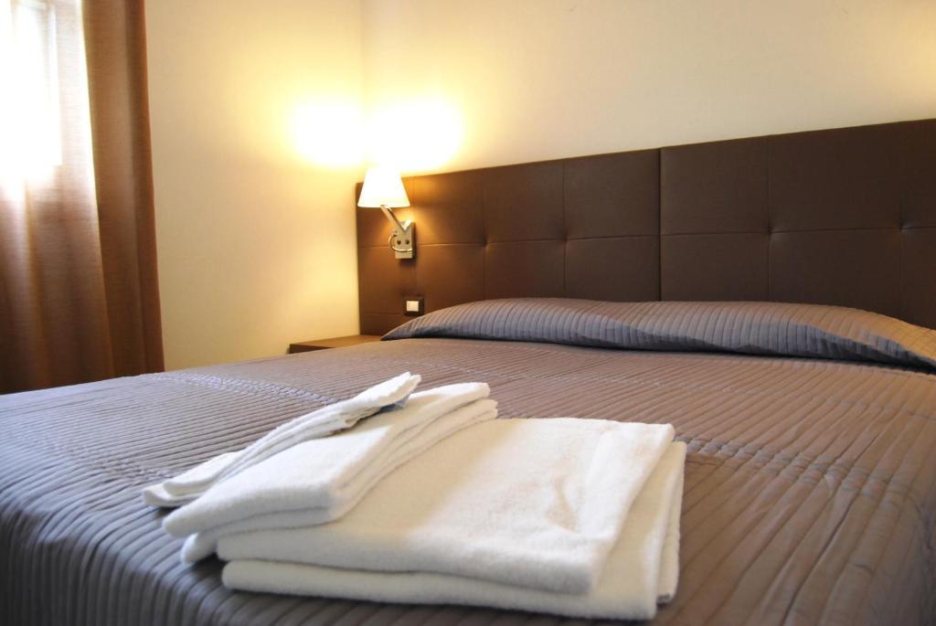 Residenze Al Colle Dei Pini Aparthotel Riccione Bilik gambar