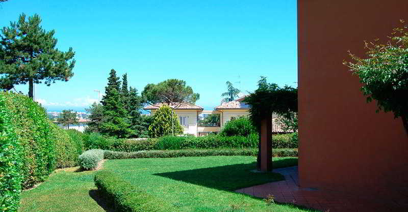 Residenze Al Colle Dei Pini Aparthotel Riccione Luaran gambar