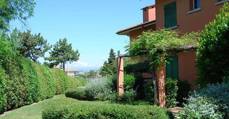 Residenze Al Colle Dei Pini Aparthotel Riccione Luaran gambar