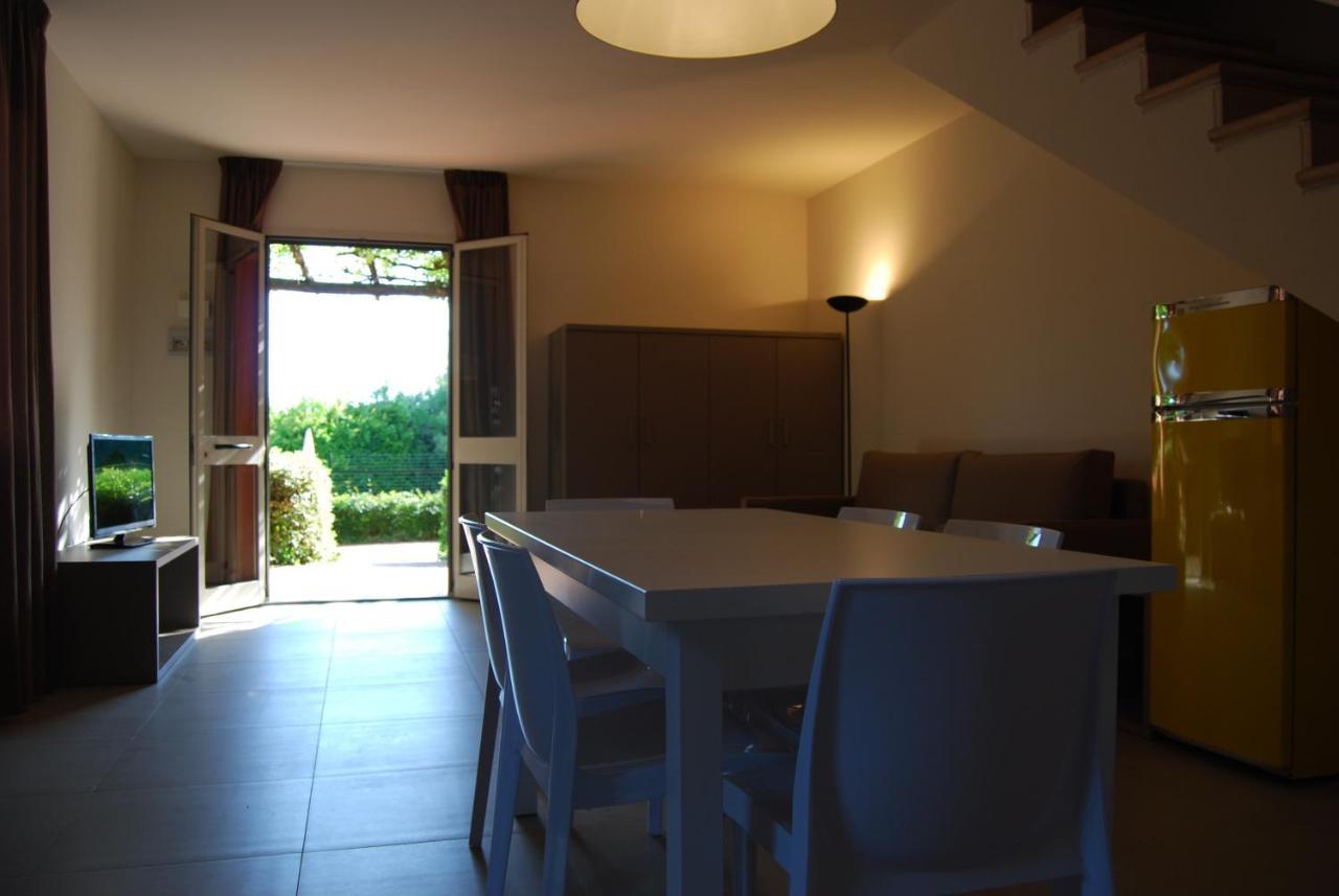 Residenze Al Colle Dei Pini Aparthotel Riccione Luaran gambar