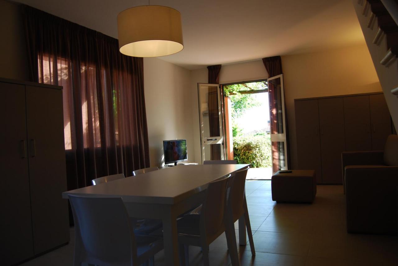 Residenze Al Colle Dei Pini Aparthotel Riccione Luaran gambar