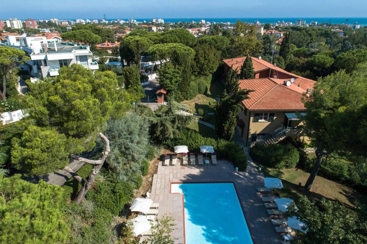 Residenze Al Colle Dei Pini Aparthotel Riccione Luaran gambar